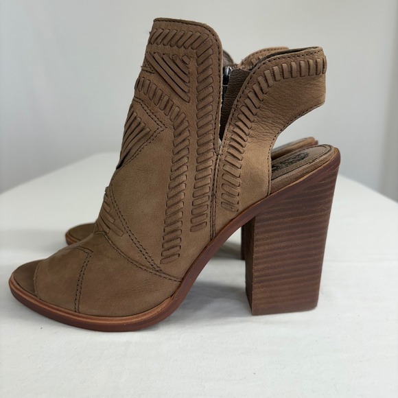 Vince Camuto Open Toe Heeled Booties Women's Size 8M Brown Leather Cutout - Picture 1 of 10